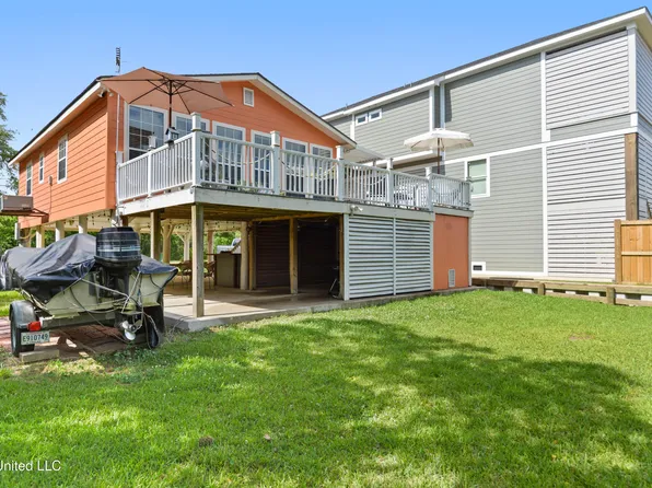 11600 Bayou View Dr, Bay Saint Louis, MS 39520