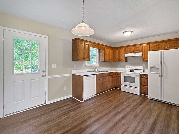 2nd image of 4012 Sutton Rd