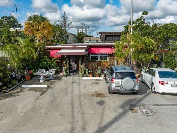 207 NE 25 Avenue, Pompano Beach, FL 33062