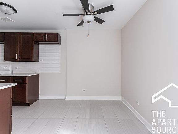 3rd image of 5841 N Winthrop Ave APT 411