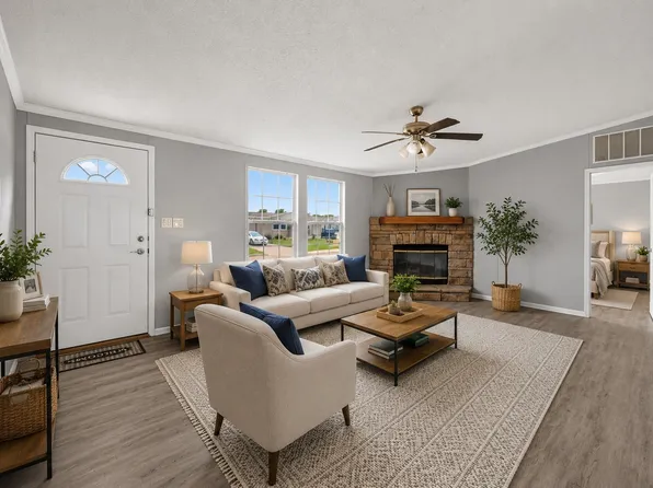 951 Lariat Ln, Mansfield, TX 76063