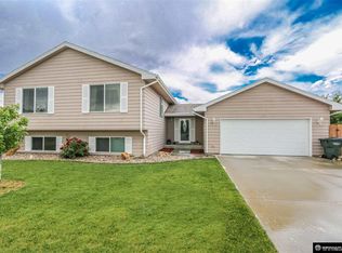 5310 Comanche Cir, Bar Nunn, WY 82601