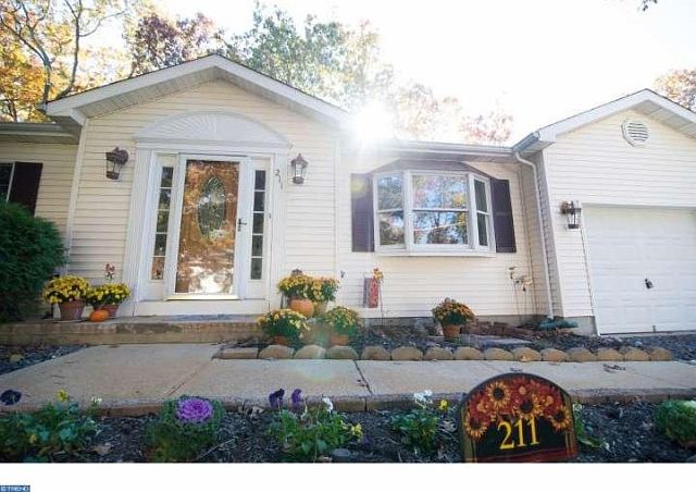 1st image of 211 Salvia St