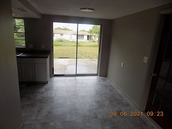 4th image of 7300 Country Club Dr
