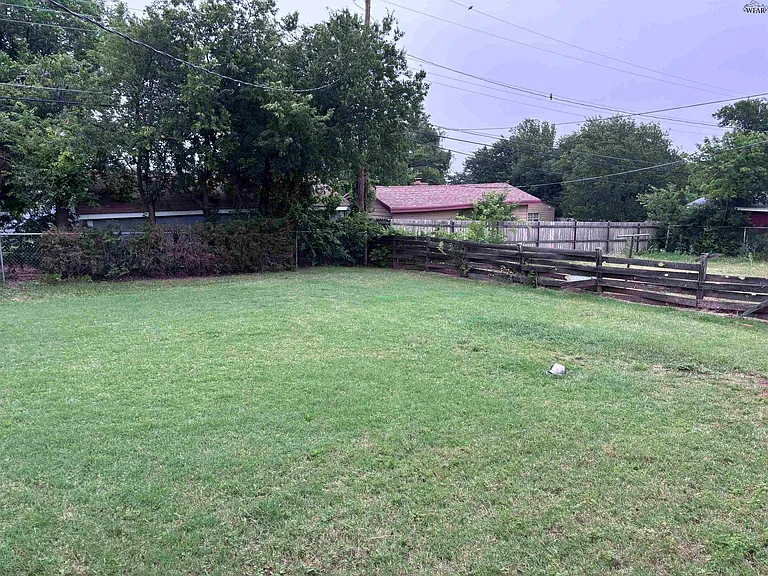 3214 Cheryl St — Photo 13