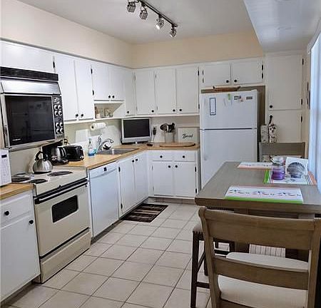 2nd image of 804 Cypress Blvd APT 208