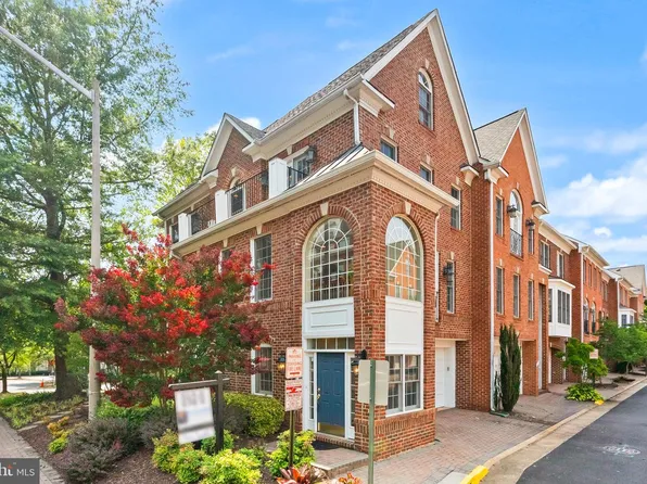 1334 Lessard Ln, McLean, VA 22101