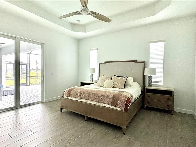 15048 Pinehurst Ln — Photo 19