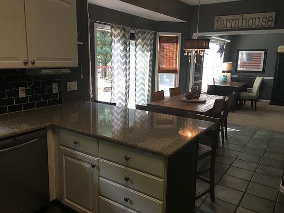 3rd image of 7870 Chablis Dr NW