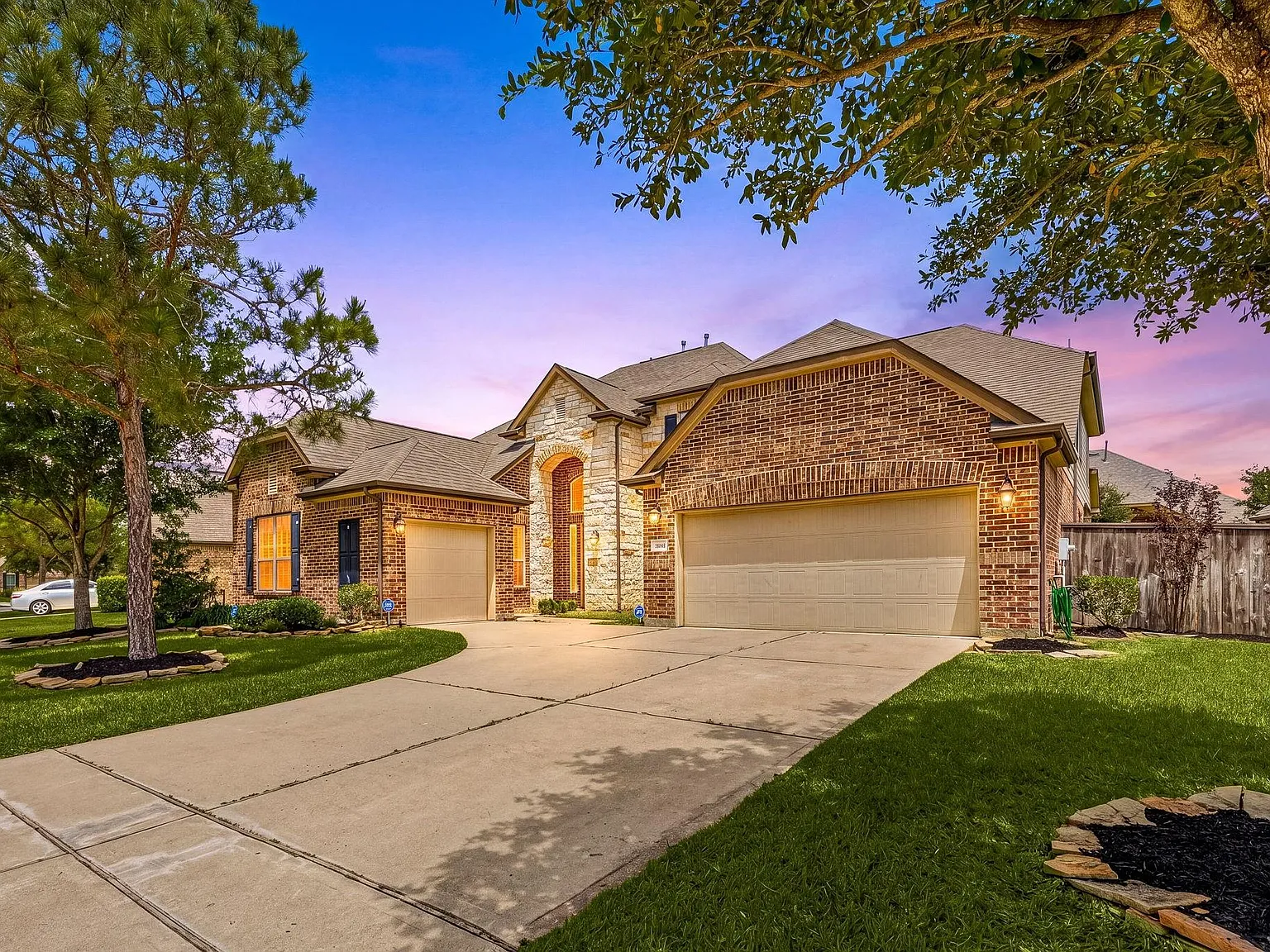 5 bed, 4.0 bath, 3681 sqft, $3,800 — Photo 1