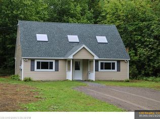 32 Cross Rd, China, ME 04358