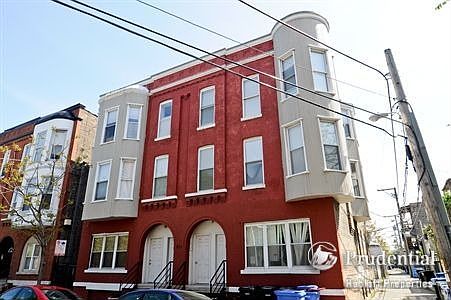 1st image of 711 N Hoyne Ave APT 3N