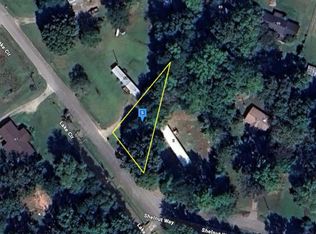 60 Lake Cir, Newnan, GA 30263