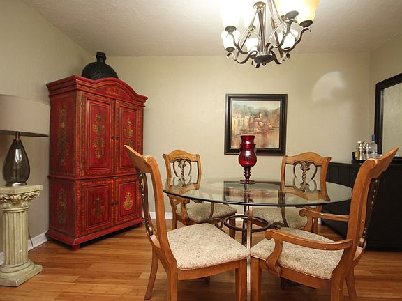 3rd image of 501 SW 75th St APT B12