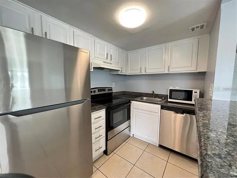 2 bed, 1.0 bath, 850 sqft, $1,450 — Photo 4