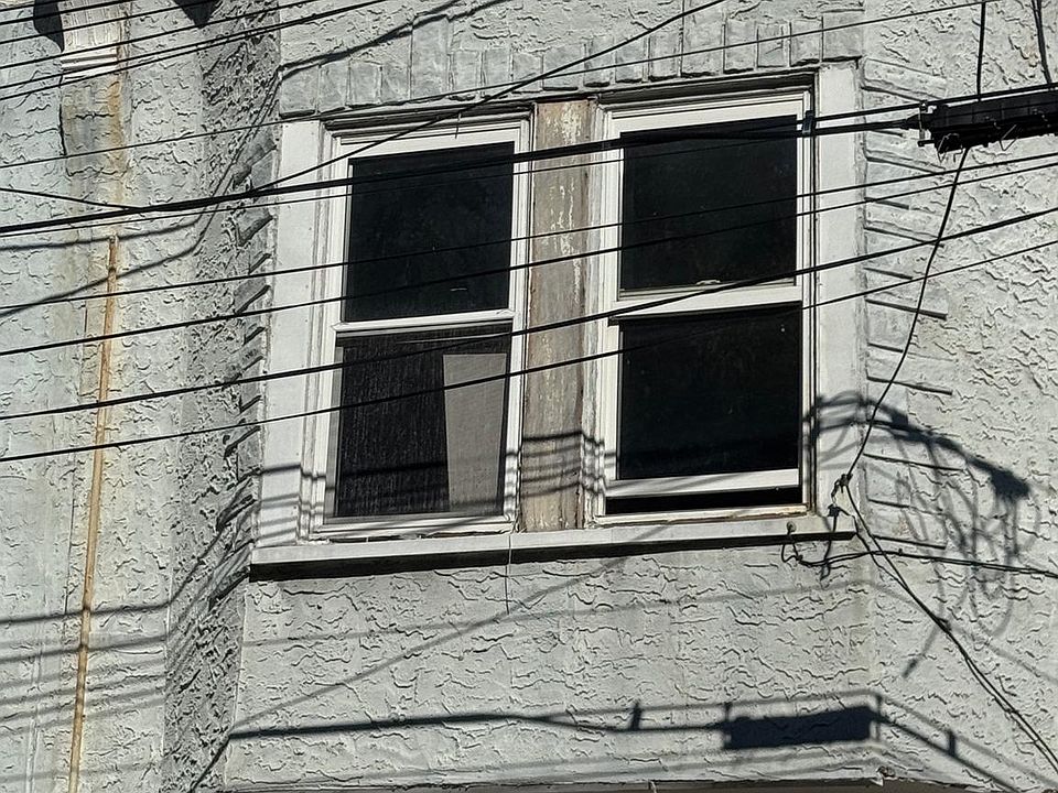 2nd image of 801 Wright St