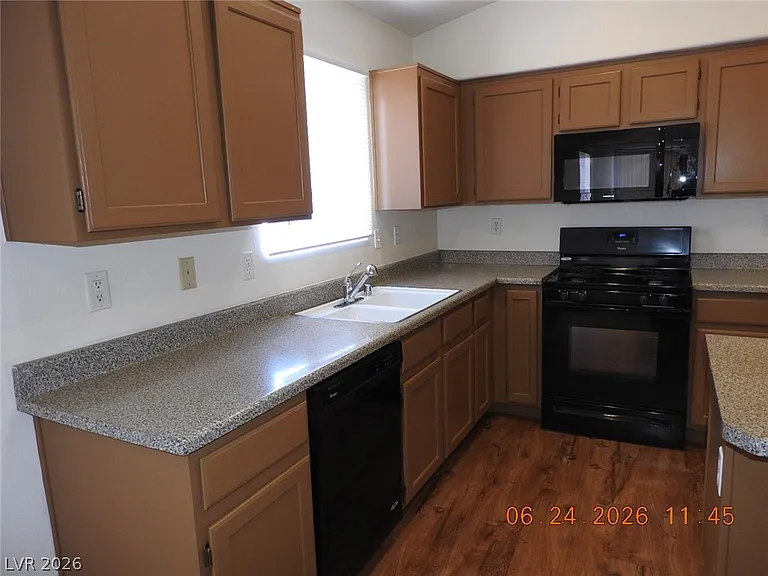 4916 Corsica Island St — Photo 7