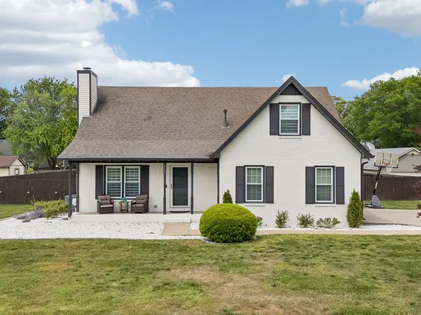 2207 General Kirk Dr, Murfreesboro, TN 37129