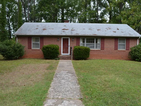 109 Westhill Dr, Farmville, VA 23901