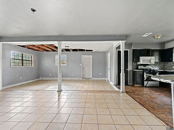 2nd image of 5830 Princess Ct