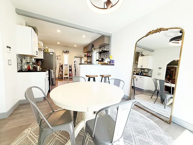 208 S Summit Ave — Photo 12