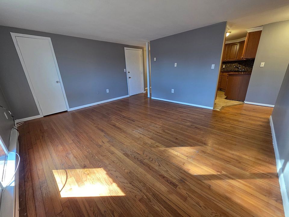 1st image of 1904 Parr Lake Dr