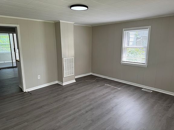 3rd image of 128 Nelson Ave