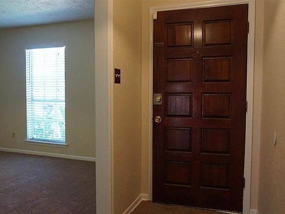4th image of 11607 Plumbrook Dr