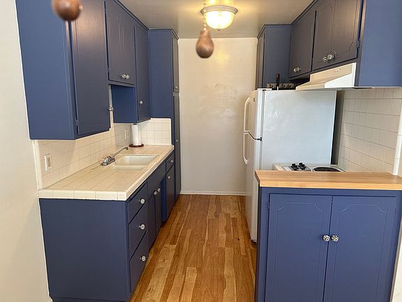 2nd image of 1827-1831 N Van Ness Ave #1827-2