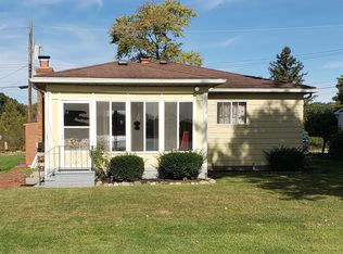 9560 Bluewater Dr, Pinckney, MI 48169