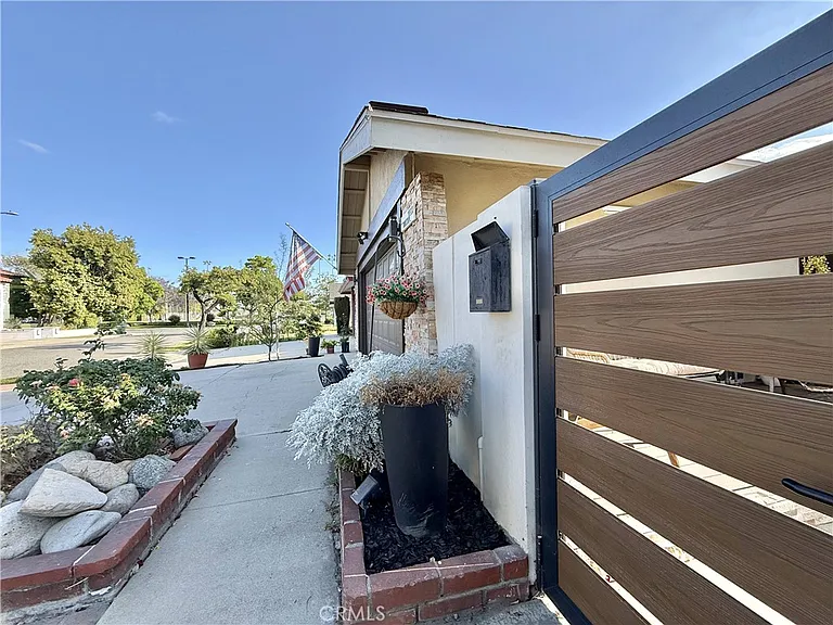 18413 Winslow Pl — Photo 29