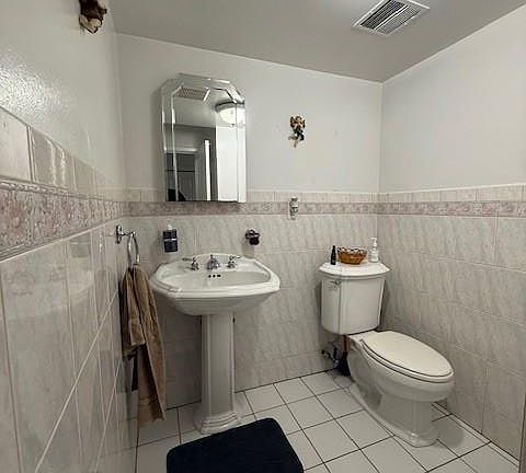 5th image of 2355 Tiebout Avenue
