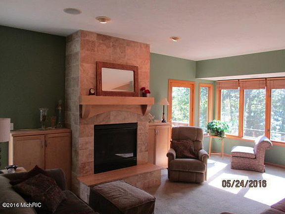 4th image of 2110 Hilltop View Dr