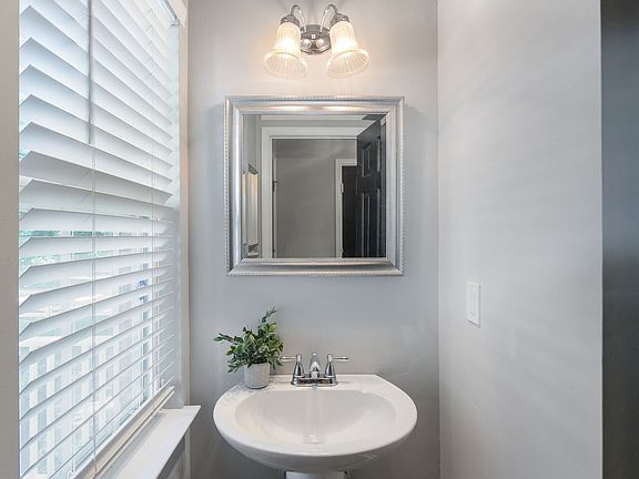 3rd image of 2142 Nashboro Blvd