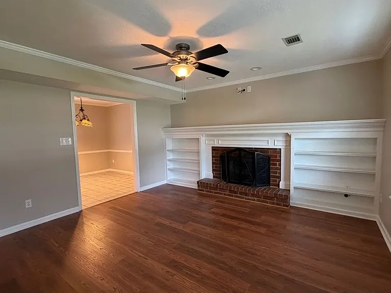 193 Amelia Dr W — Photo 5