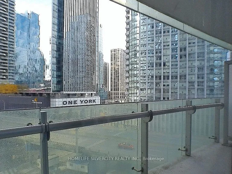 12 York St #601 — Photo 17