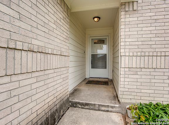 4th image of 1719 Coxwold Ct