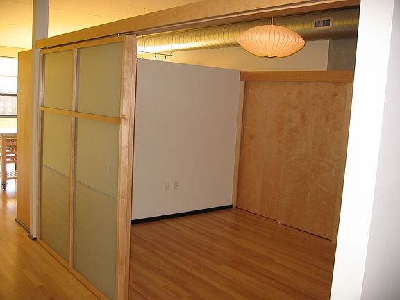 Bedroom w/glass wall
