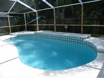 5th image of 9713 Bay Colony Dr