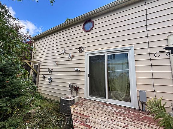 4th image of 69 Berry St