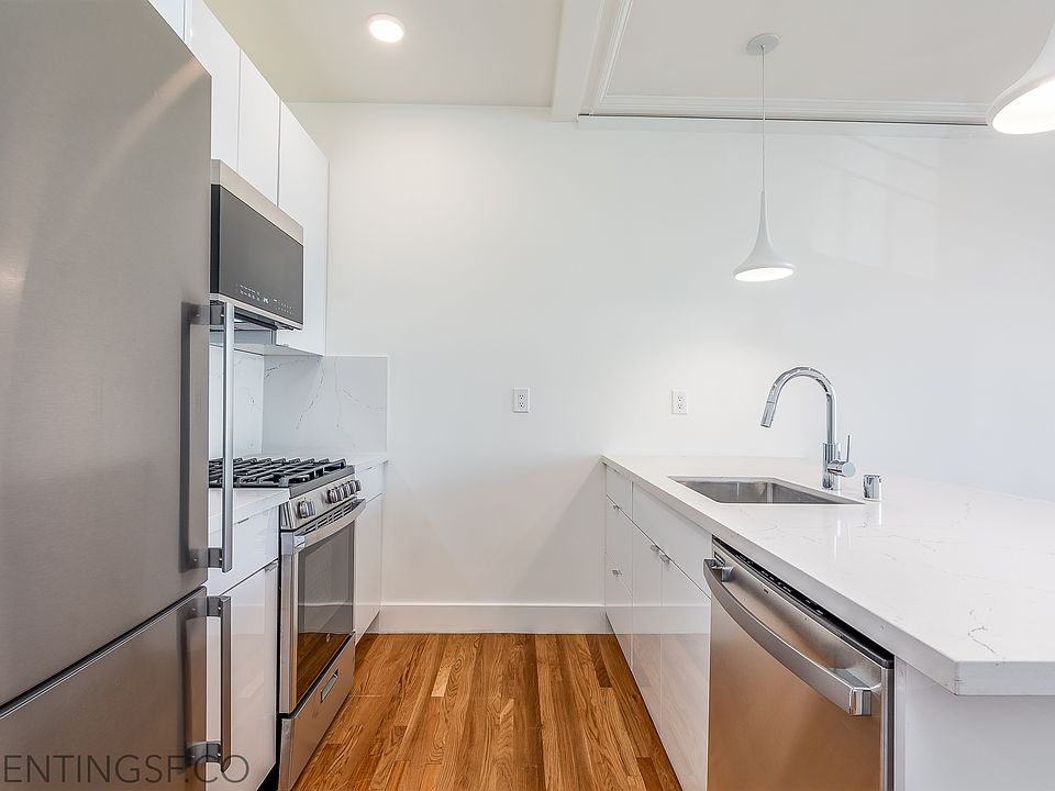 1st image of 3101 Gough St APT 203