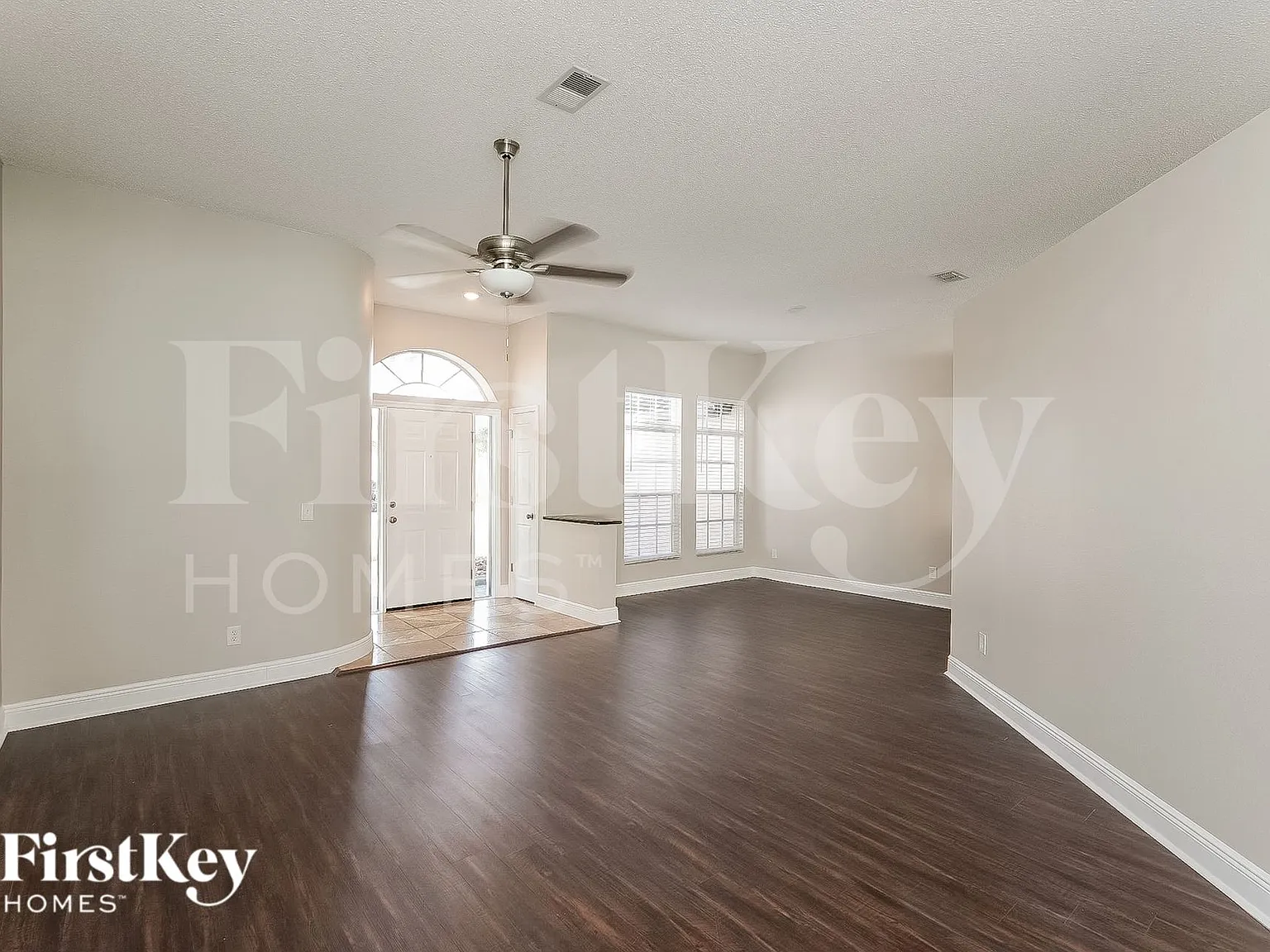 3 bed, 2.0 bath, 1886 sqft, $2,800 — Photo 2