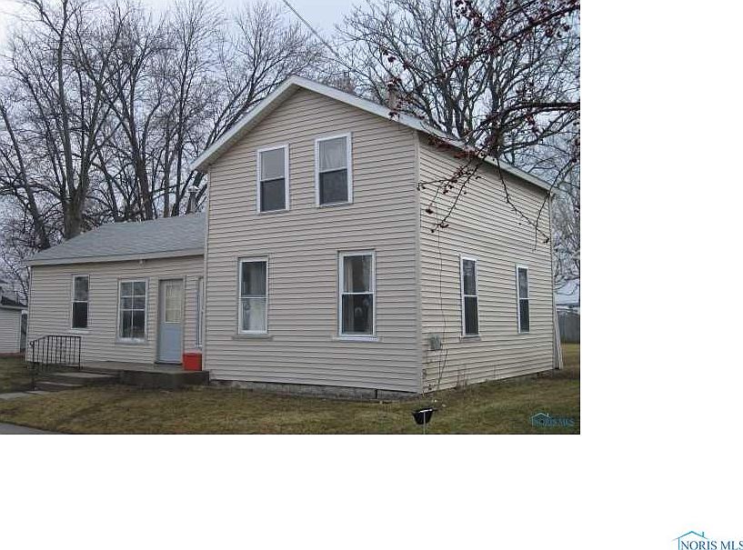 1st image of 104 Pleasant St