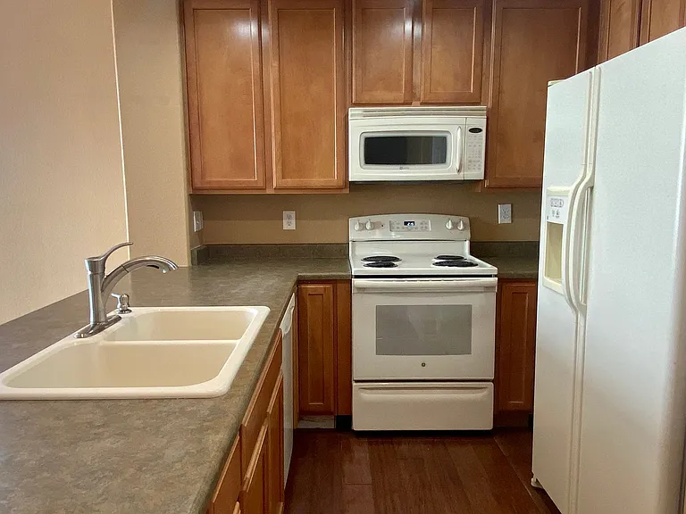 15934 E Geddes Ln #46 — Photo 3