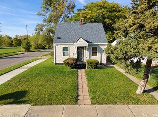 7672 W Outer Dr, Detroit, MI 48235