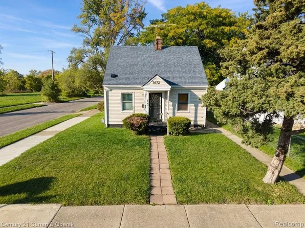 7672 W Outer Dr, Detroit, MI 48235