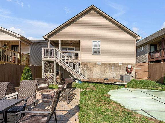 2nd image of 744 Lauren Dr