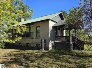 6132 Bunker Hill Rd, Central Lake, MI 49622