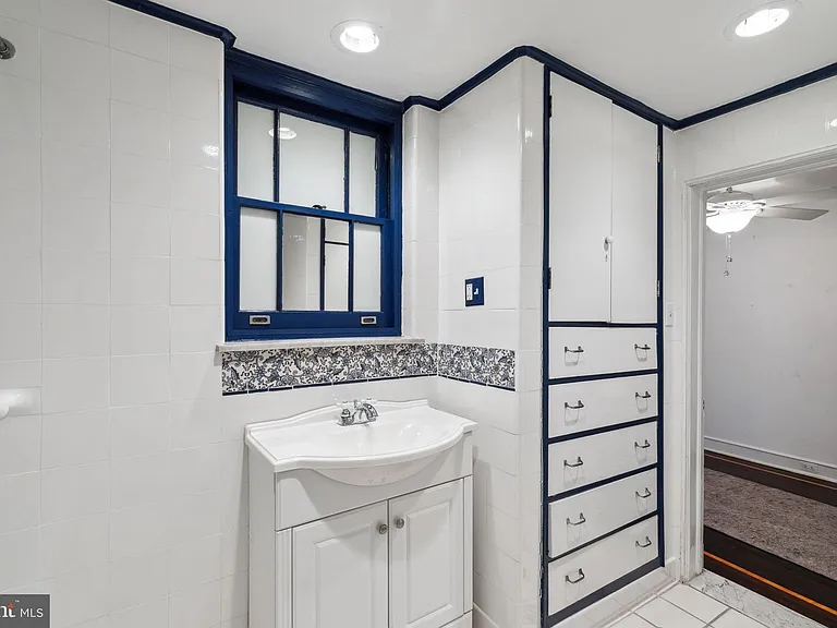423 S Carlisle St — Photo 33