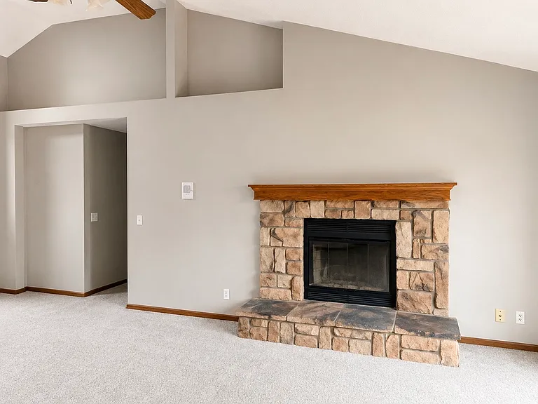 V Cir — Photo 3